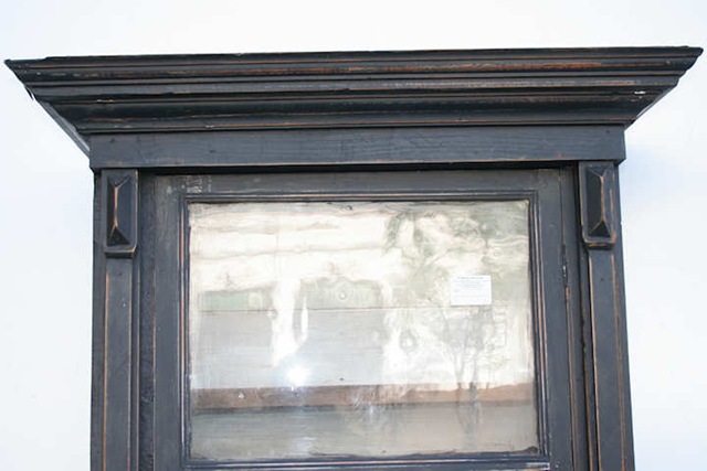 BIBLIOTECA ANTIGUA DE MADERA PATINADA