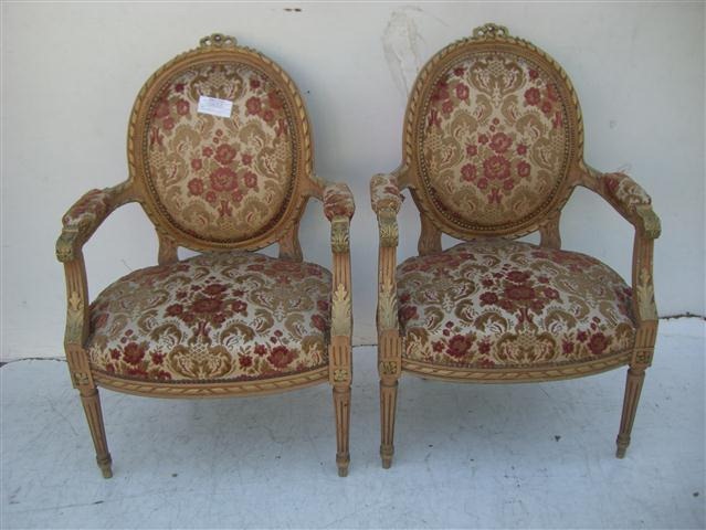 PAR DE SILLONES ESTILO FRANCES LUIS XVI PATINADOS