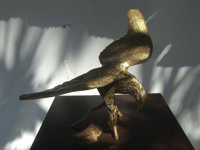 Figura De Bronce Motivo Aguila de gran calidad