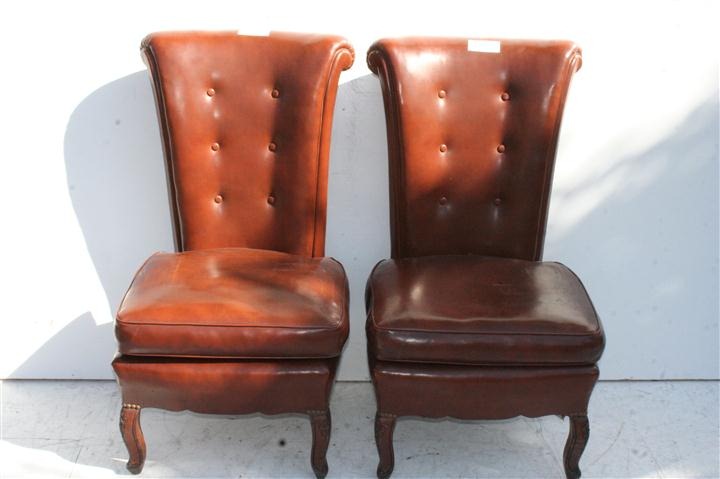 Par De Sillas Frances Luis XV Tapizado En Cuero