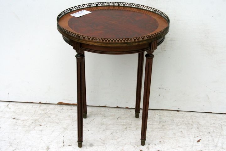 MESA DE SALA COSTADO DE SOFA ESTILO FRANCES LUIS XVI