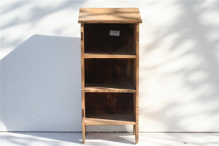 Biblioteca De Madera Con Estantes