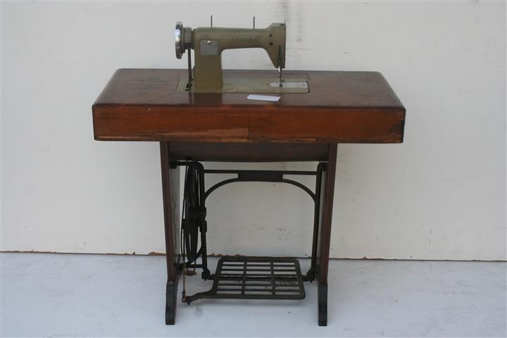 Maquina De Coser Marca Ancora