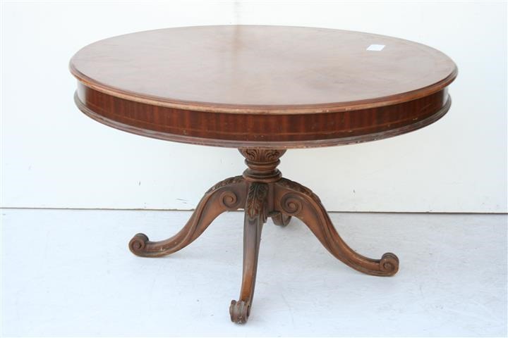 Mesa De Comedor Redonda Con Bocha Central Tallada