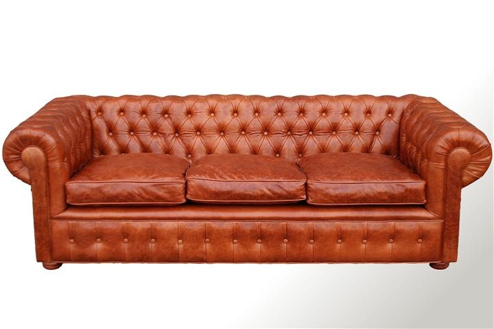 SOFA CHESTERFIELD 3 CUERPOS TAPIZADO EN CUERO VACUNO REAL