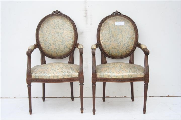 Par De Sillones Estilo Frances Luis Xvi Medallon