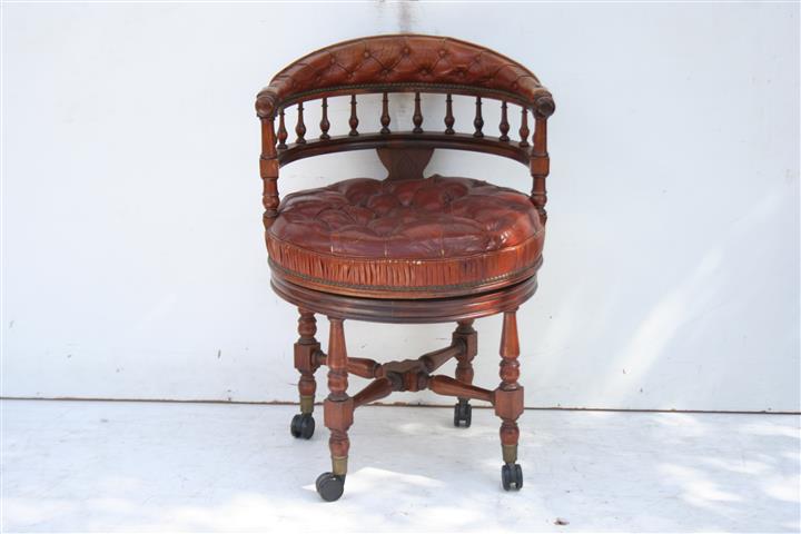 Sillon Giratorio Colonial Ingles