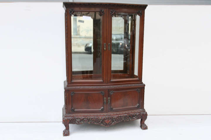Vitrina Estilo Chippendale Inglesa Tallada