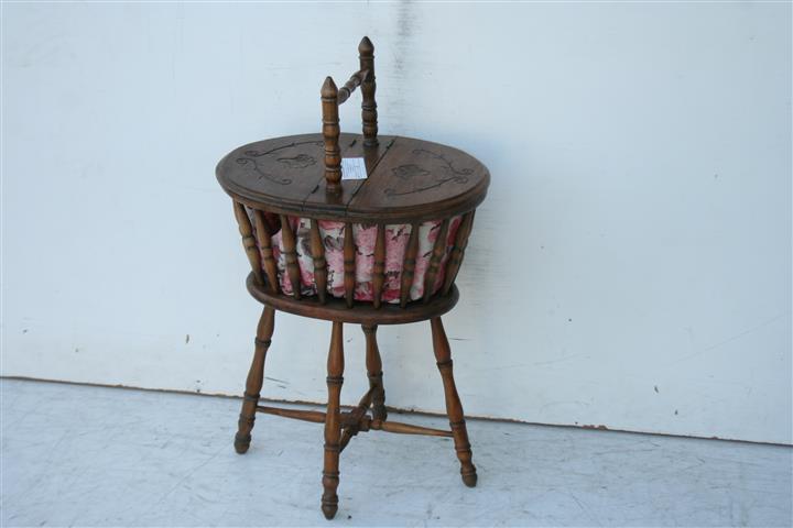 Costurero Estilo Provenzal antiguo