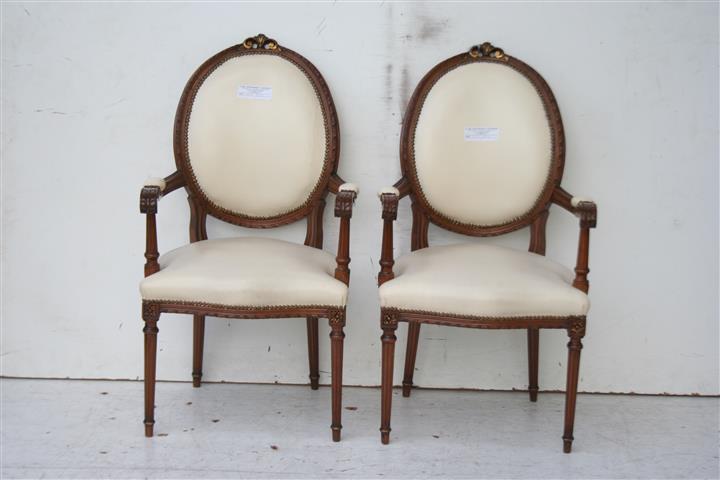 Par De Sillones Estilo Frances Luis Xvi Medallon