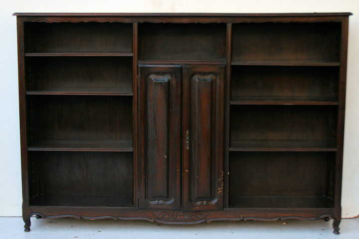 Biblioteca Estilo Provenzal Con Puertas Y Estantes