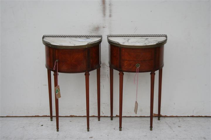 PAR DE MESAS DE SALA FRANCES LUIS XVI MEDIALUNA DEMILUX