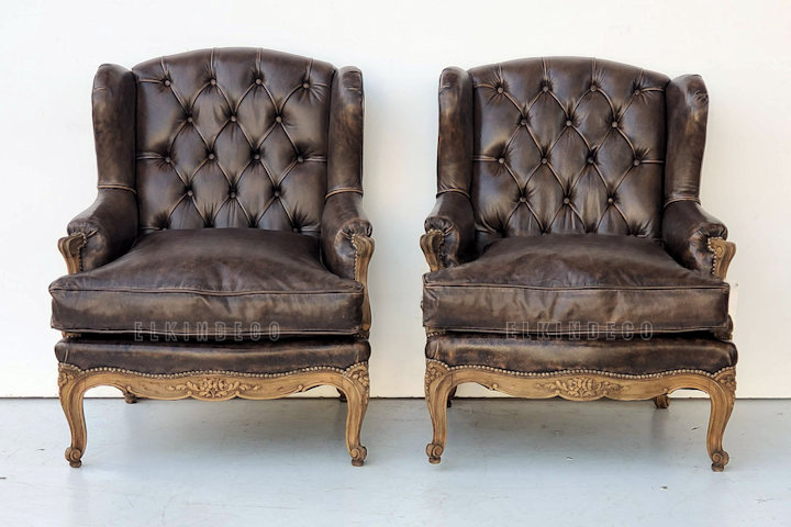 Par de sillones estilo francés cuero vacuno sombreado