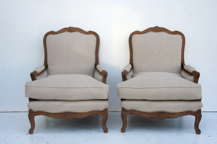 Par De Sillones Estilo Francés Luis XV tapizados en lino