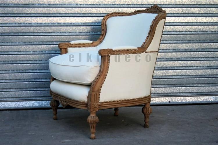 PAR DE SILLONES ESTILO FRANCES LUIS XVI TAPIZADOS EN LINO