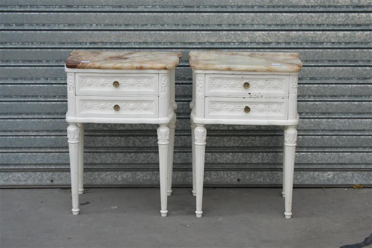 Par De Mesas De Luz Estilo Frances Luis Xvi Marmol