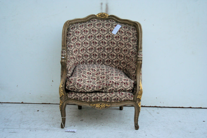 SILLON ESTILO FRANCES LUIS XV PATINADO