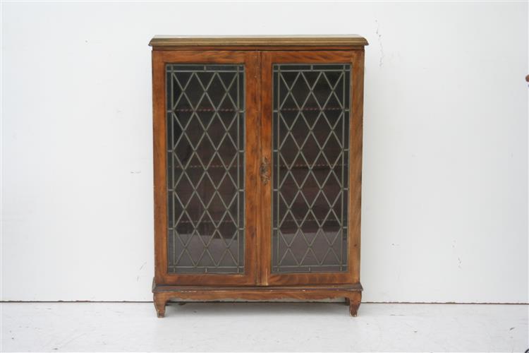 BIBLIOTECA ESTILO FRANCES DE 2 PUERTAS