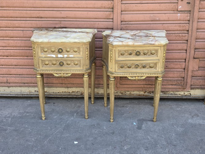 Par De Mesas De Luz Estilo Francés Luis Xvi Con Mármol Patinadas